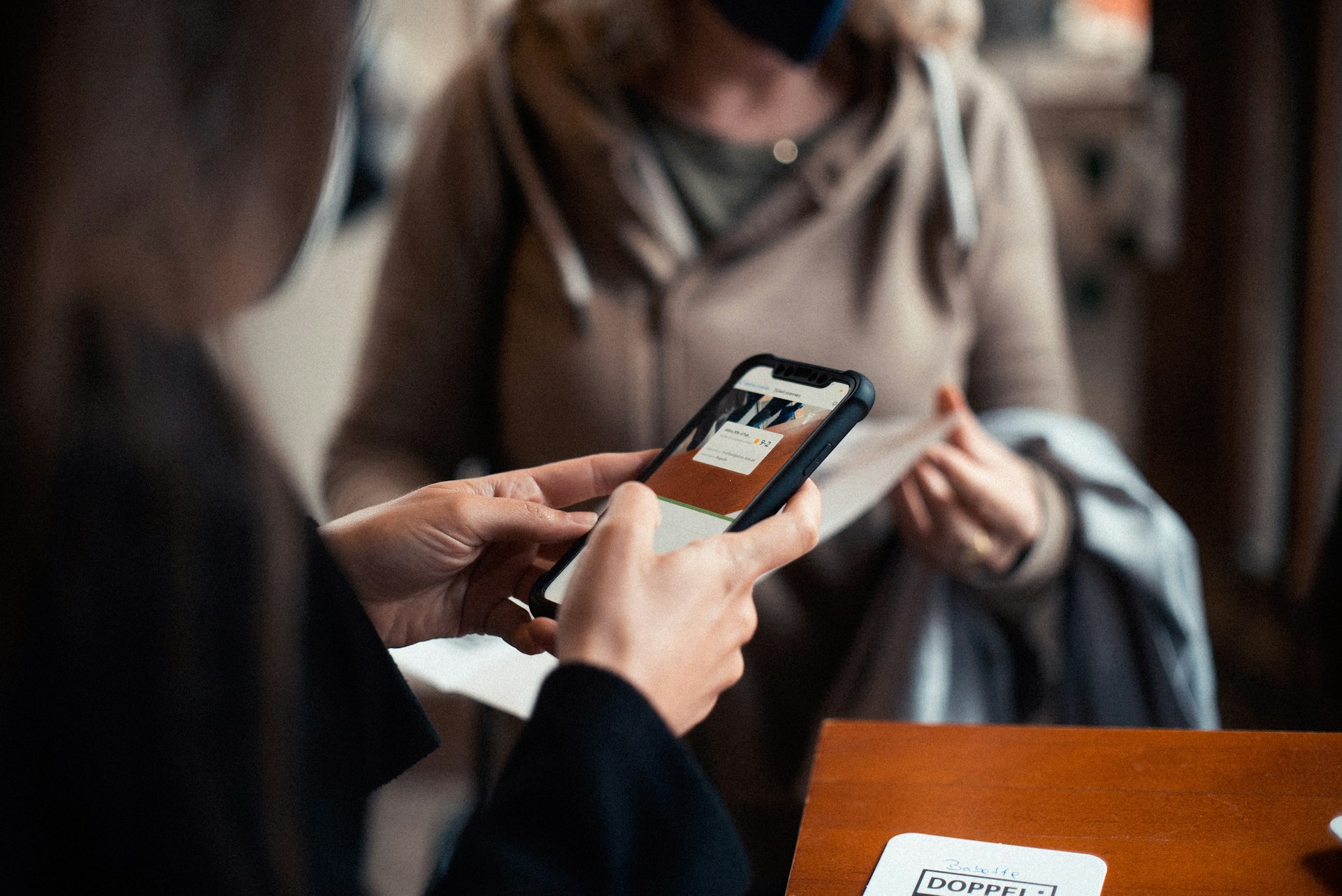 Why Airlines Keep Pushing Their Own Apps for Check-In